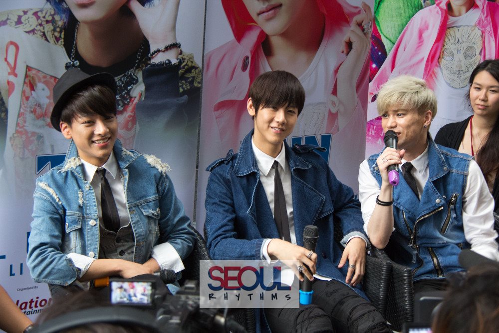 Lunafly 22, press con, 100513