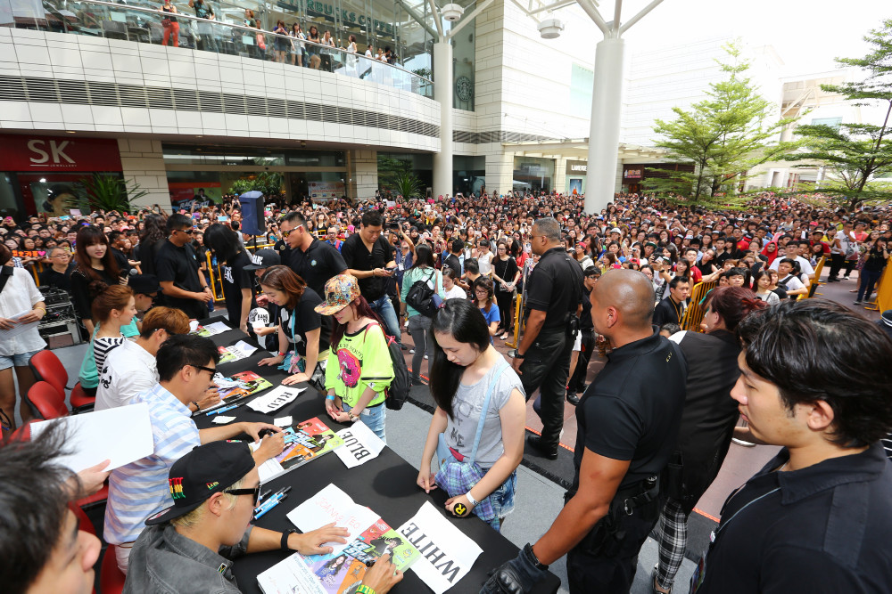 Running Man, Autograph session 2, 191013 (ONE)