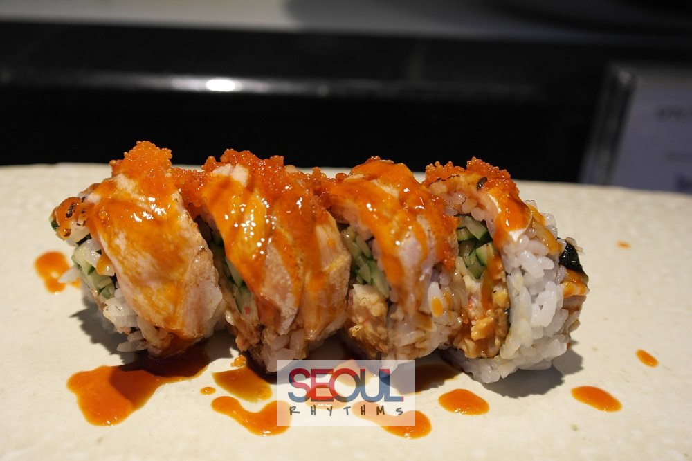 Spicy salmon roll, Todai